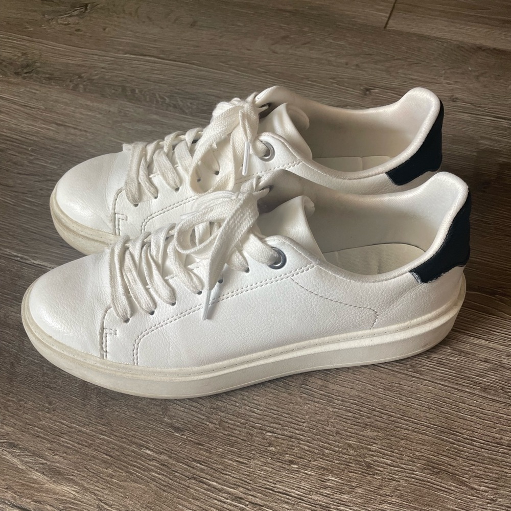 Steve Madden Catcher Sneaker